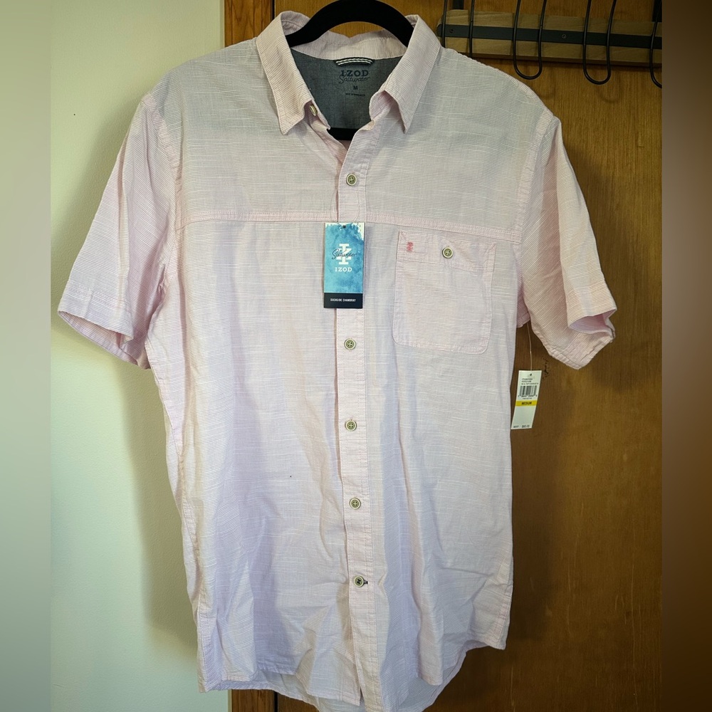 Men’s Izod Saltwater pink striped button up short sleeved shirt.